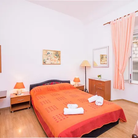 Ana's Lejlighed